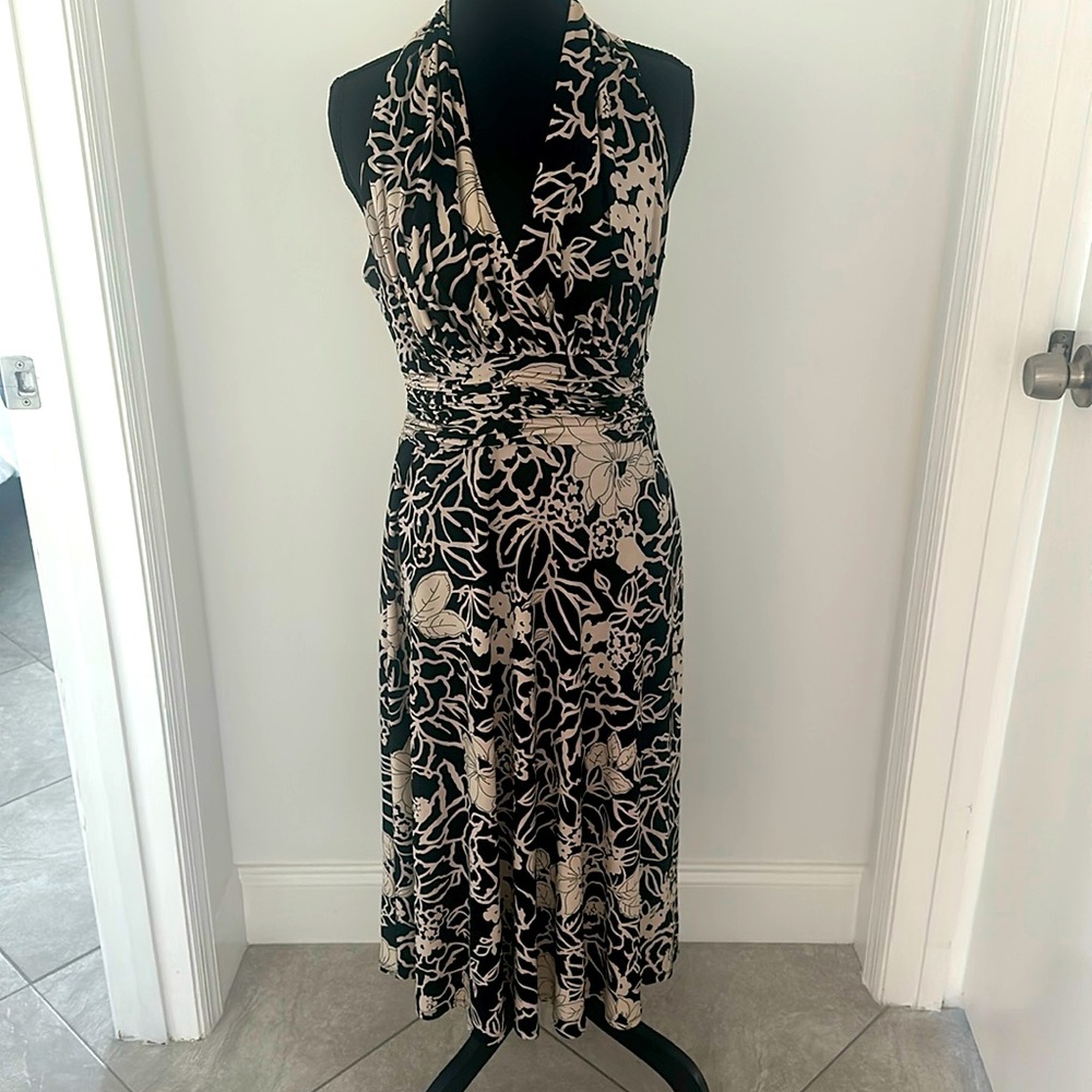 Elegant Black and Cream Floral Dress 👏🏽sold👏🏽